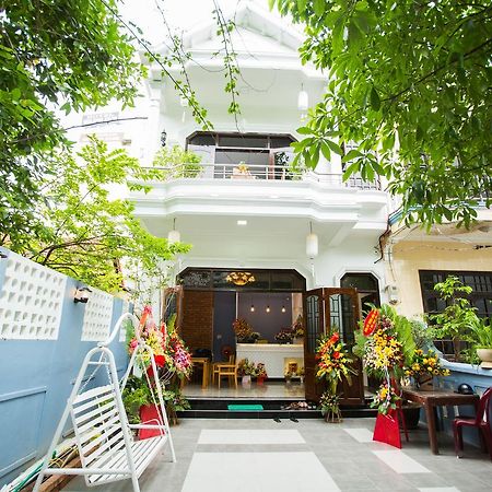 Shark Homestay Hué Eksteriør billede
