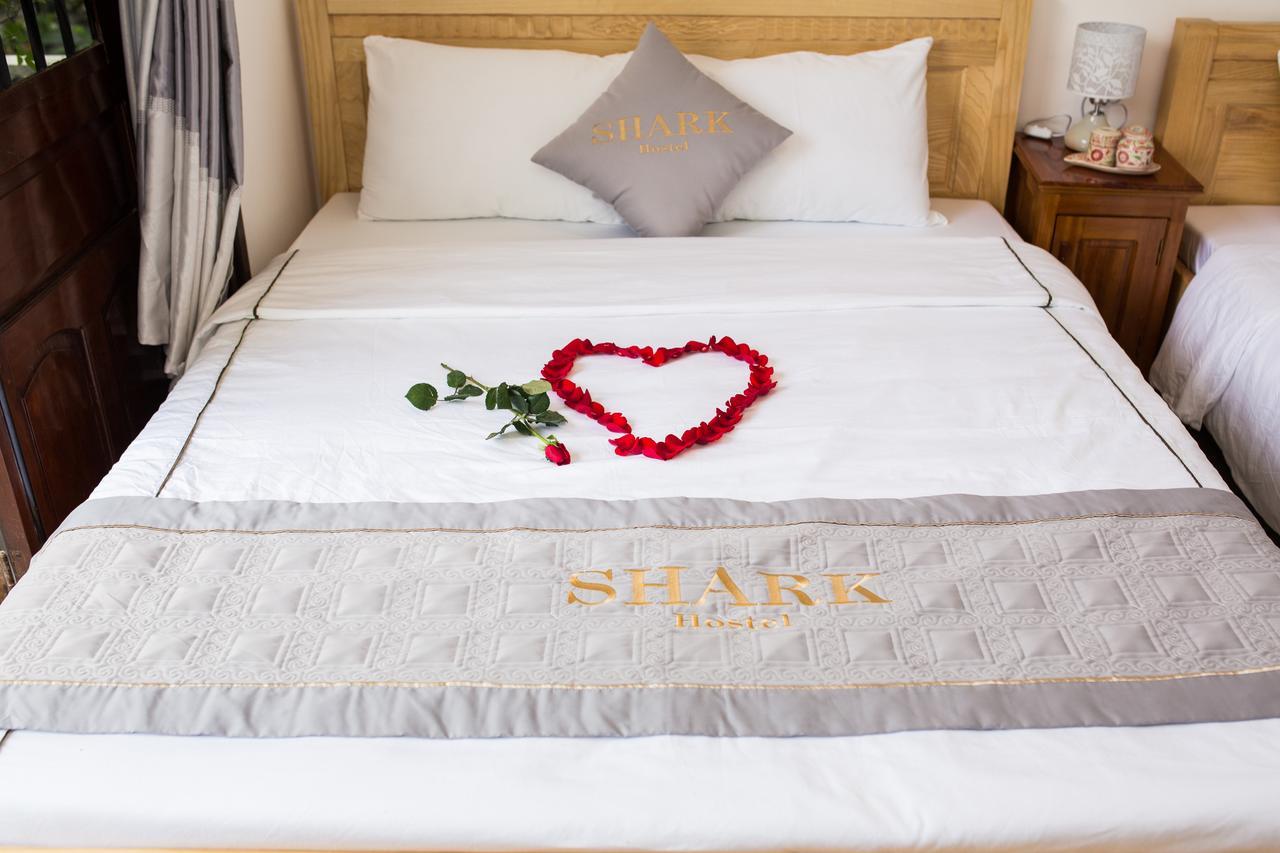 Shark Homestay Hué Eksteriør billede